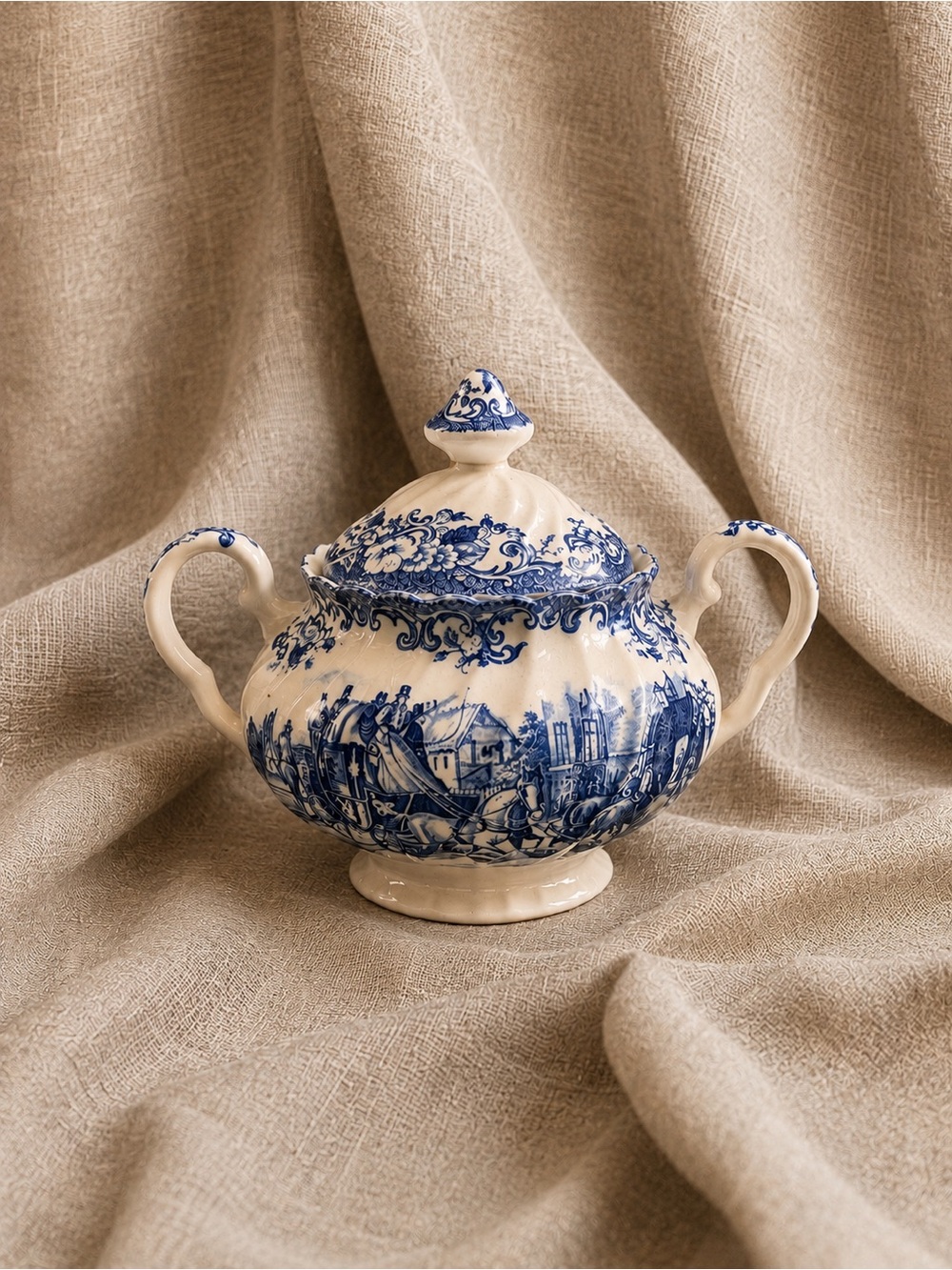 Vintage Johnson Brothers Blue Coaching Scenes Covered Sugar Bowl | England